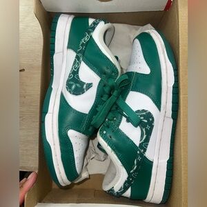 Nike Dunk Low Essential Paisley Pack Green size women 6.5